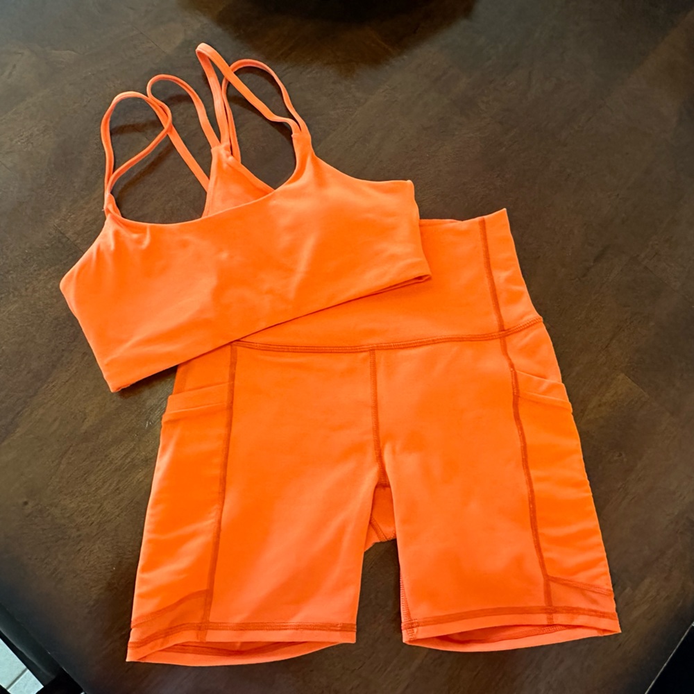 Fabletics On- The-Go workout set Never worn
